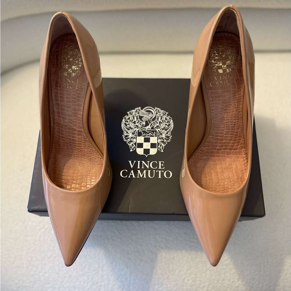 Vince Camuto Kamerna Tan Heels Elegant Design